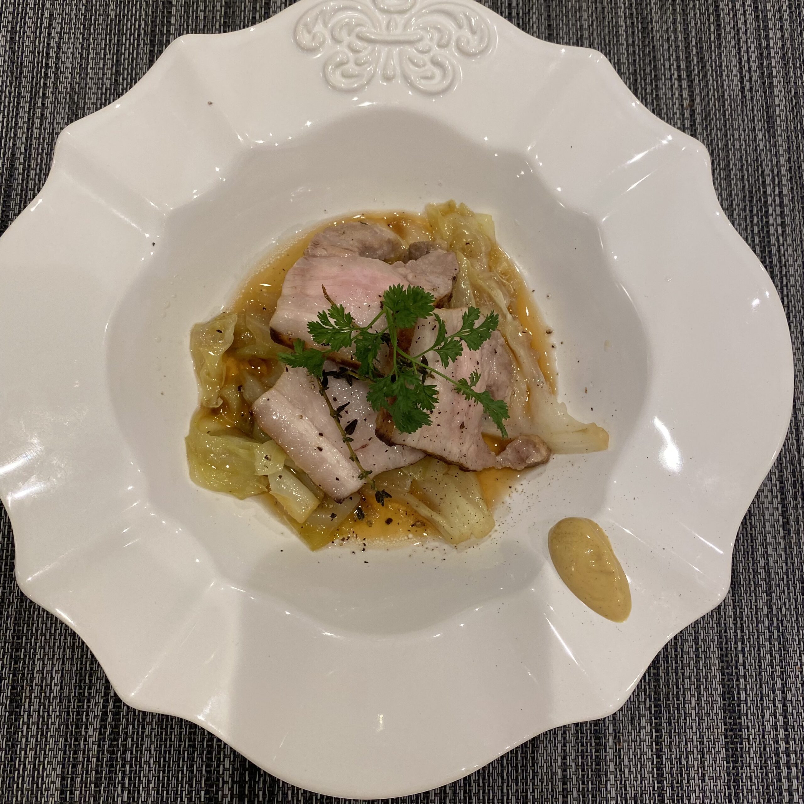 豚肉とキャベツの蒸し煮